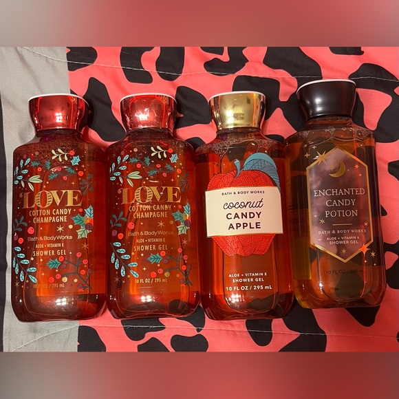 Brand new Bath & Body Works discontinued shower gels bundle (3 scents)